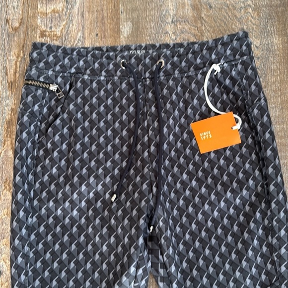 Mac Jeans Future Concept | Tapered Jogger - Picture 2 of 7